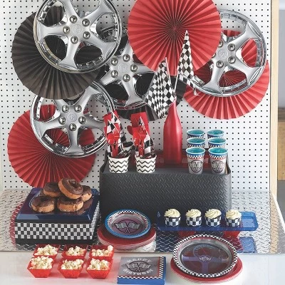 Creative Converting 24ct Check Paper Plates Black And White 2 Creative Converting 24ct Check Paper Plates Black And White - Image 2